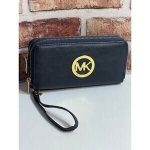 Michael Kors Navy Blue Pebble Grain Leather Zipper Closure Wristlet Wallet